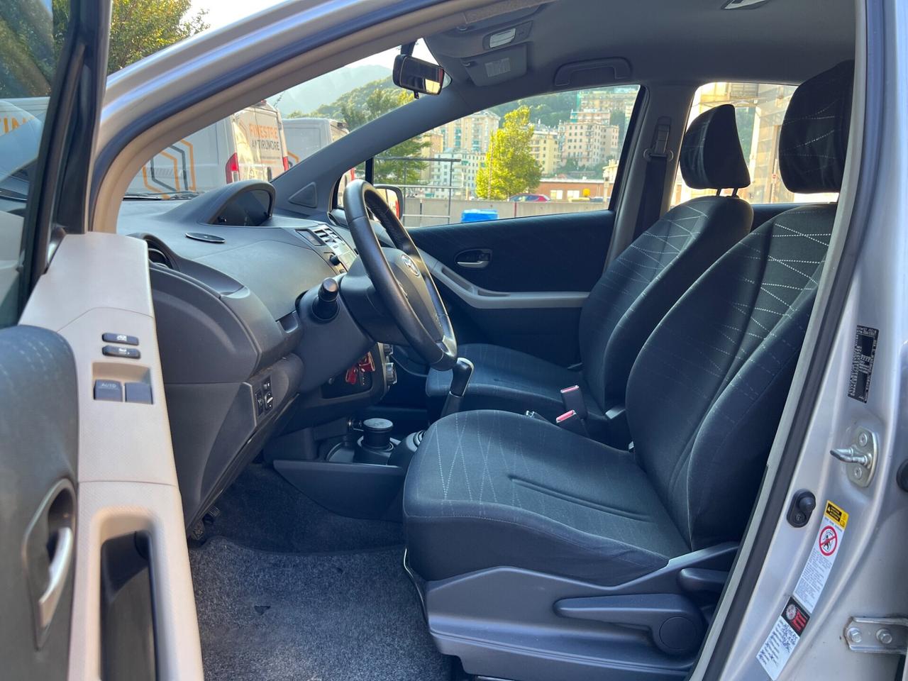 Toyota Yaris 1.3 5 porte Sol