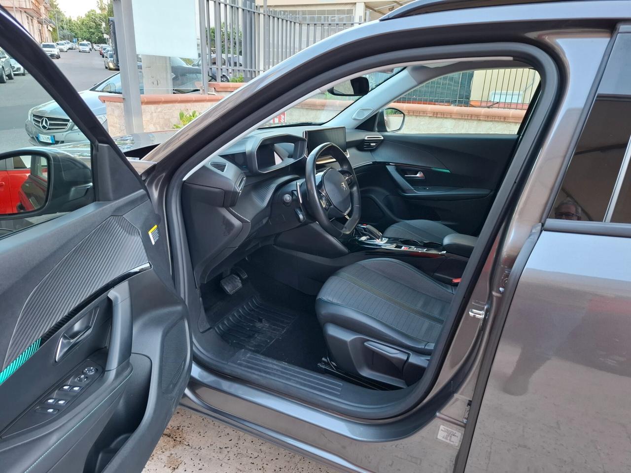 Peugeot 2008 Blue HDi 130 S&S EAT8 Allure Pack