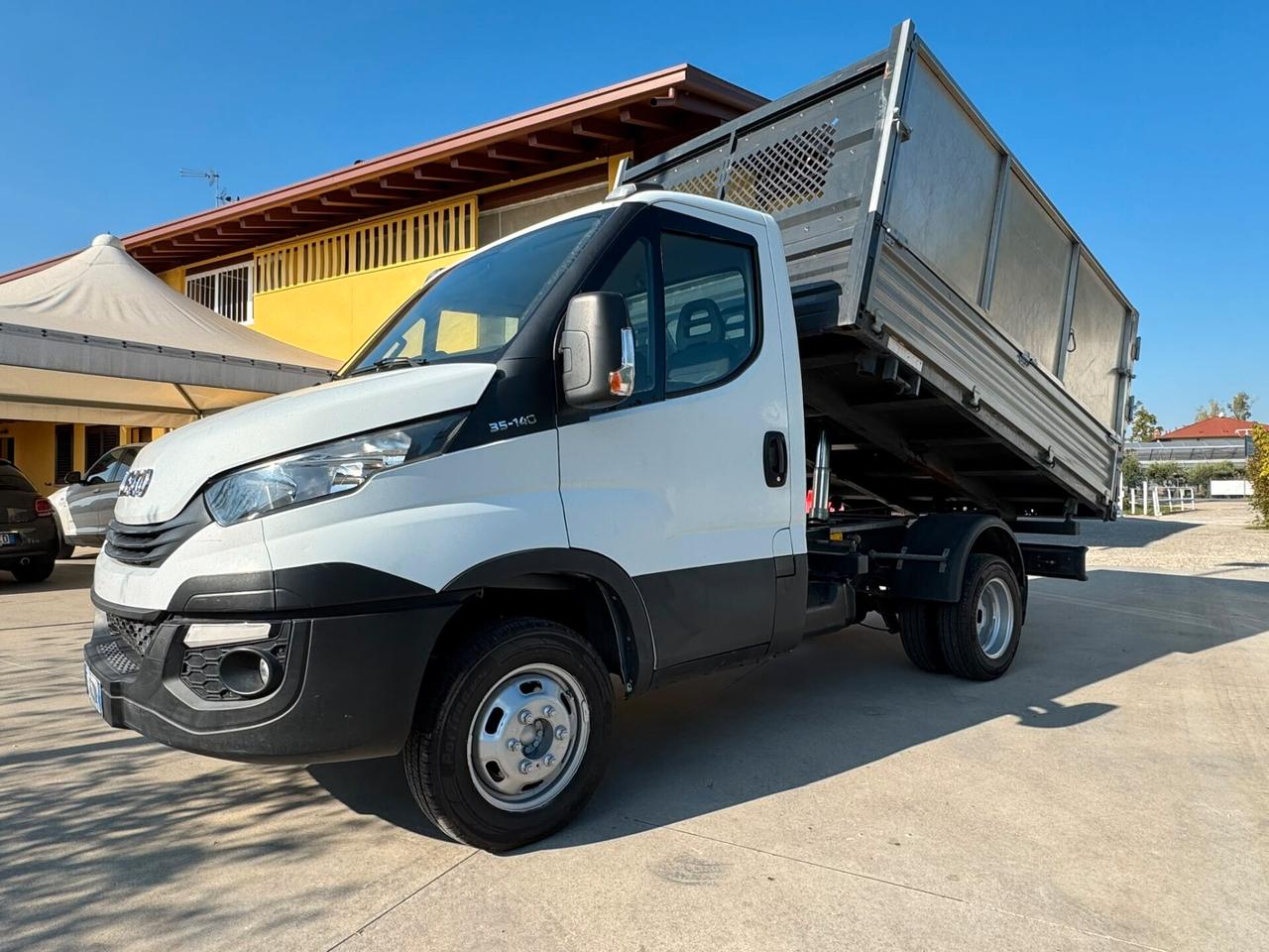 IVECO DAILY RIBALTABILE TRE LATI EURO6 - COME NUOVO