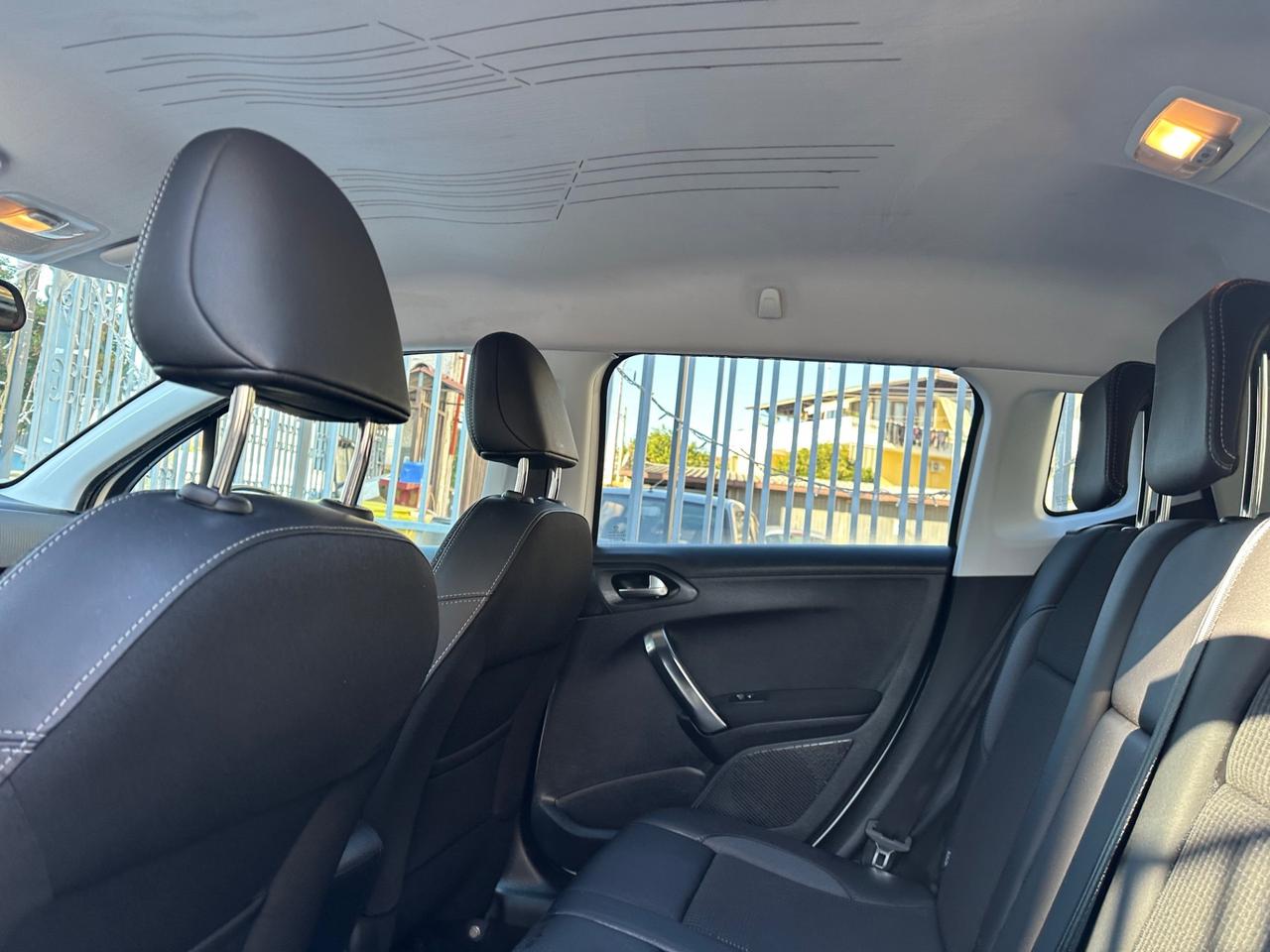 Peugeot 2008 BlueHDi 100 Allure