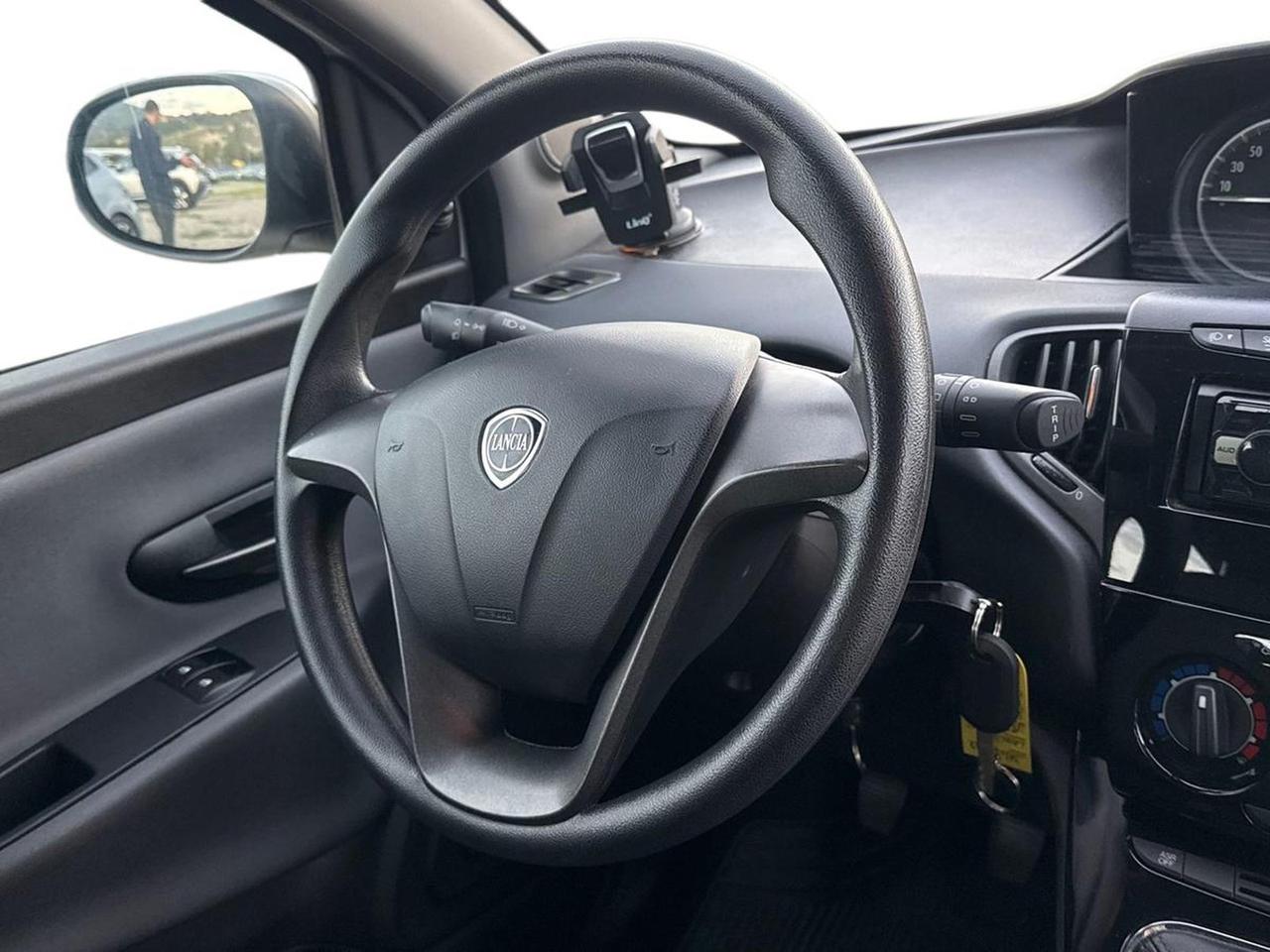 Lancia Ypsilon 1.2 gold 69cv