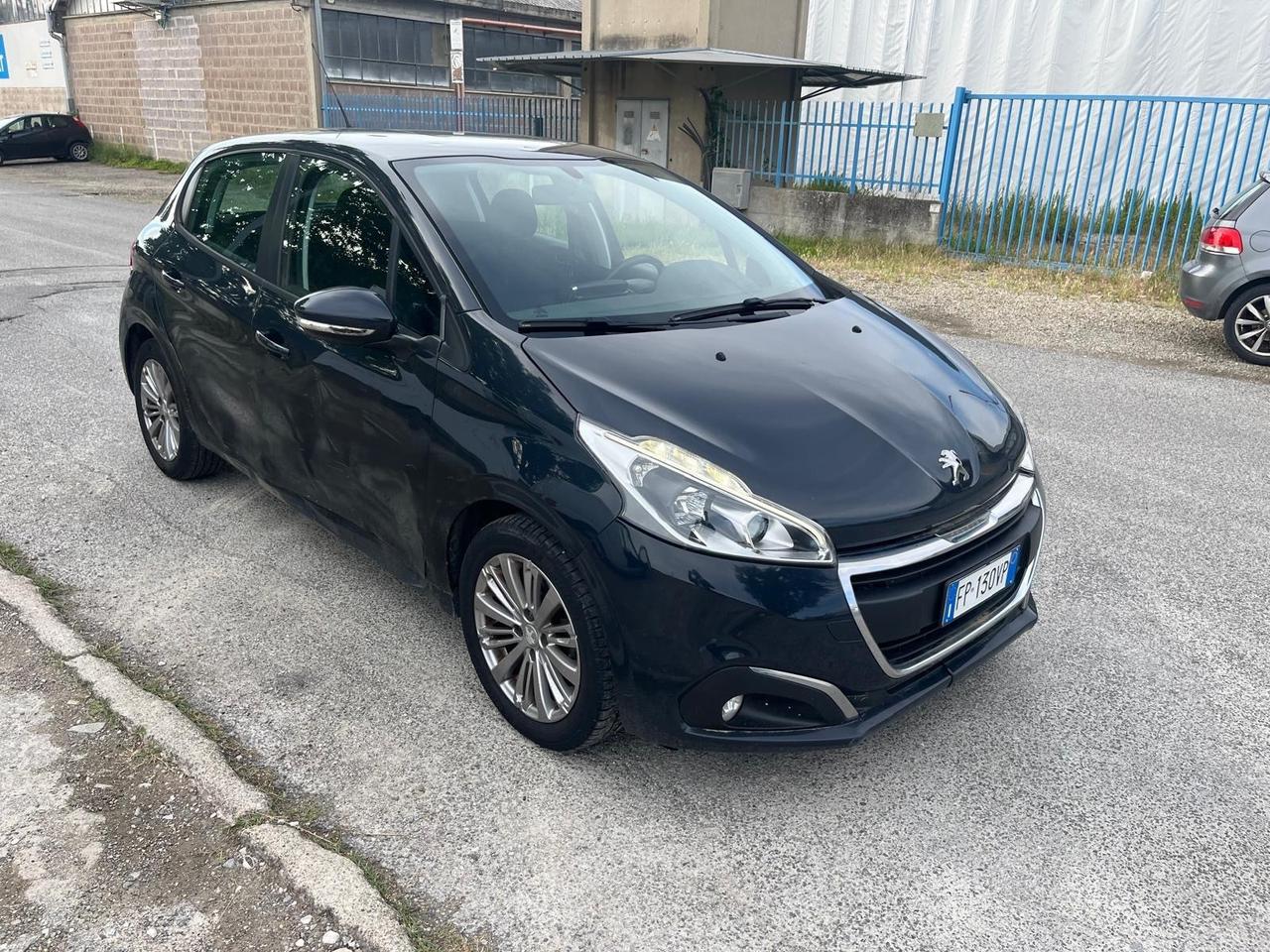 Peugeot 208 PureTech 82 5 porte Allure