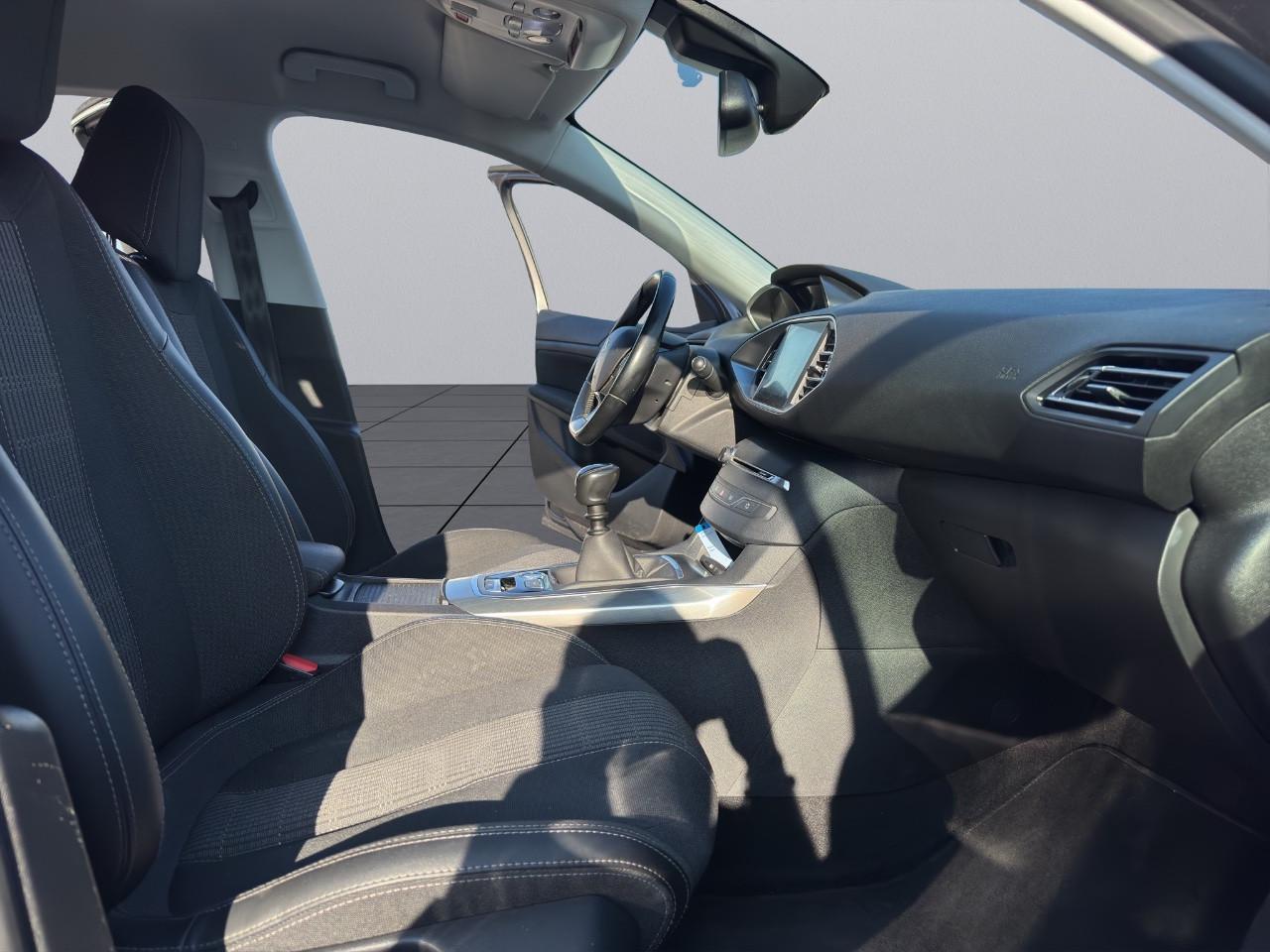Peugeot 308 B.HDi 130 CV ALLURE -NAVI-XENO-SENSORI ANT/POST-E6D-CERCHI 17-VETRI PRIVACY-