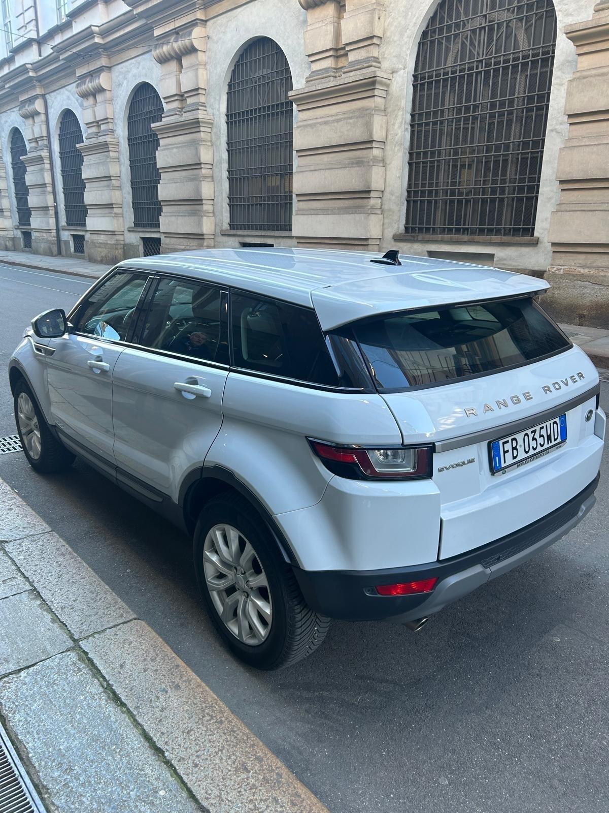 Land Rover Range Evoque 2.0 TD4 180 CV 5p. SE