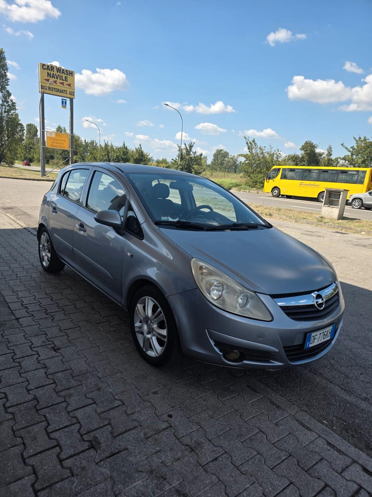 Opel Corsa 1.2 5 porte GPL