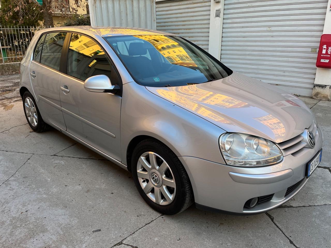 Volkswagen Golf 1.6 16V FSI 5p. Sportline