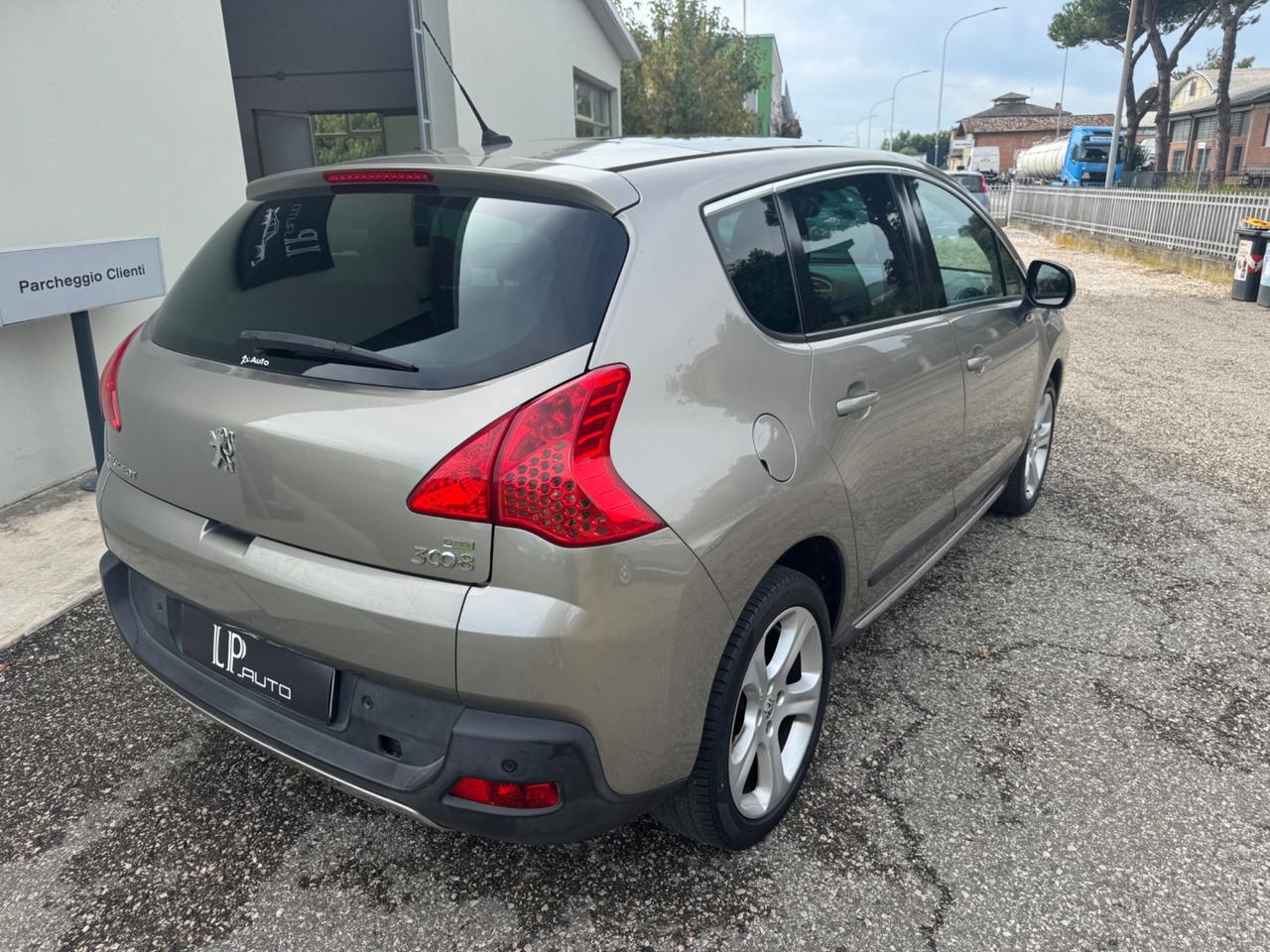 Peugeot 3008 2.0 HDi 150CV Outdoor