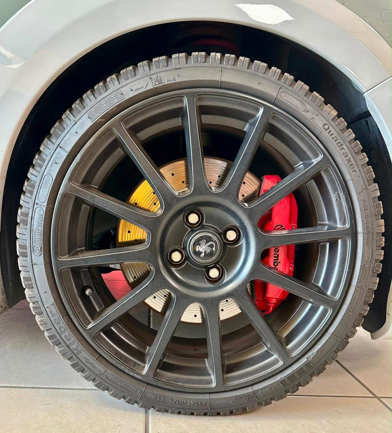 Abarth 695 1.4 t-jet 70th 180cv