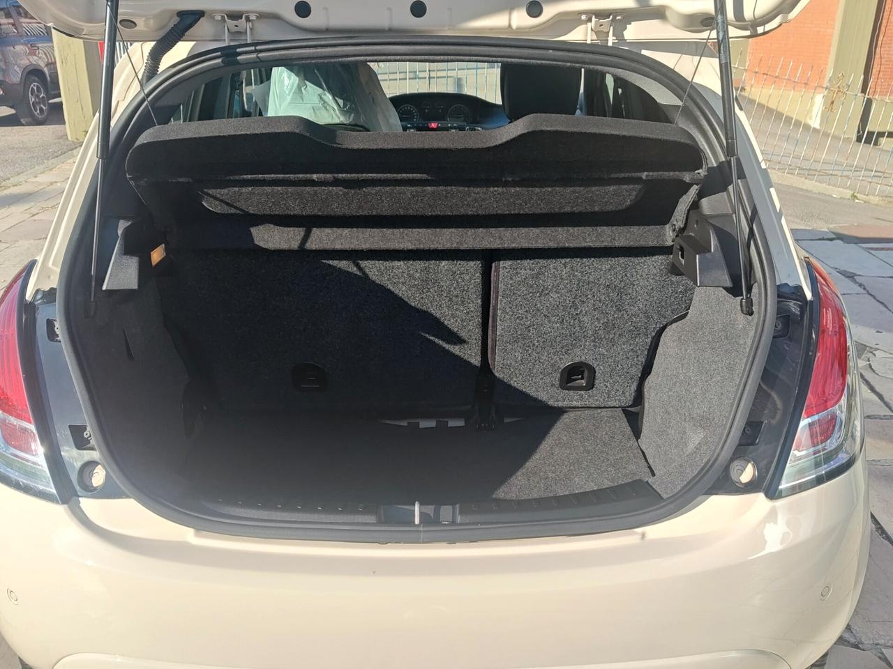 LANCIA YPSILON 1.2 69 CV 5P. PLATINUM