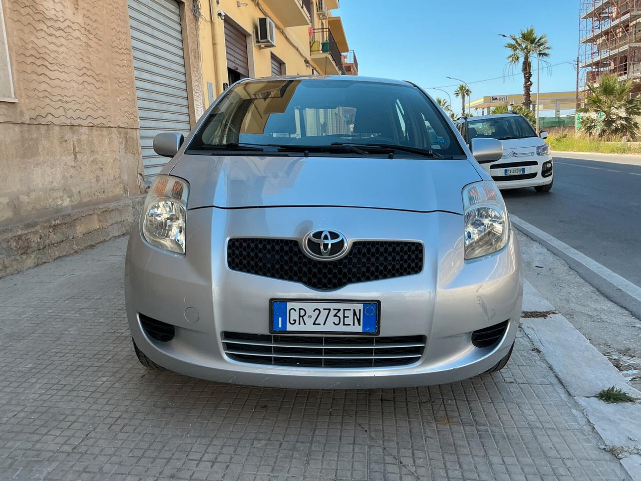 Toyota Yaris 1.0 5 porte Sol