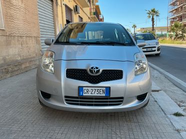Toyota Yaris 1.0 5 porte Sol