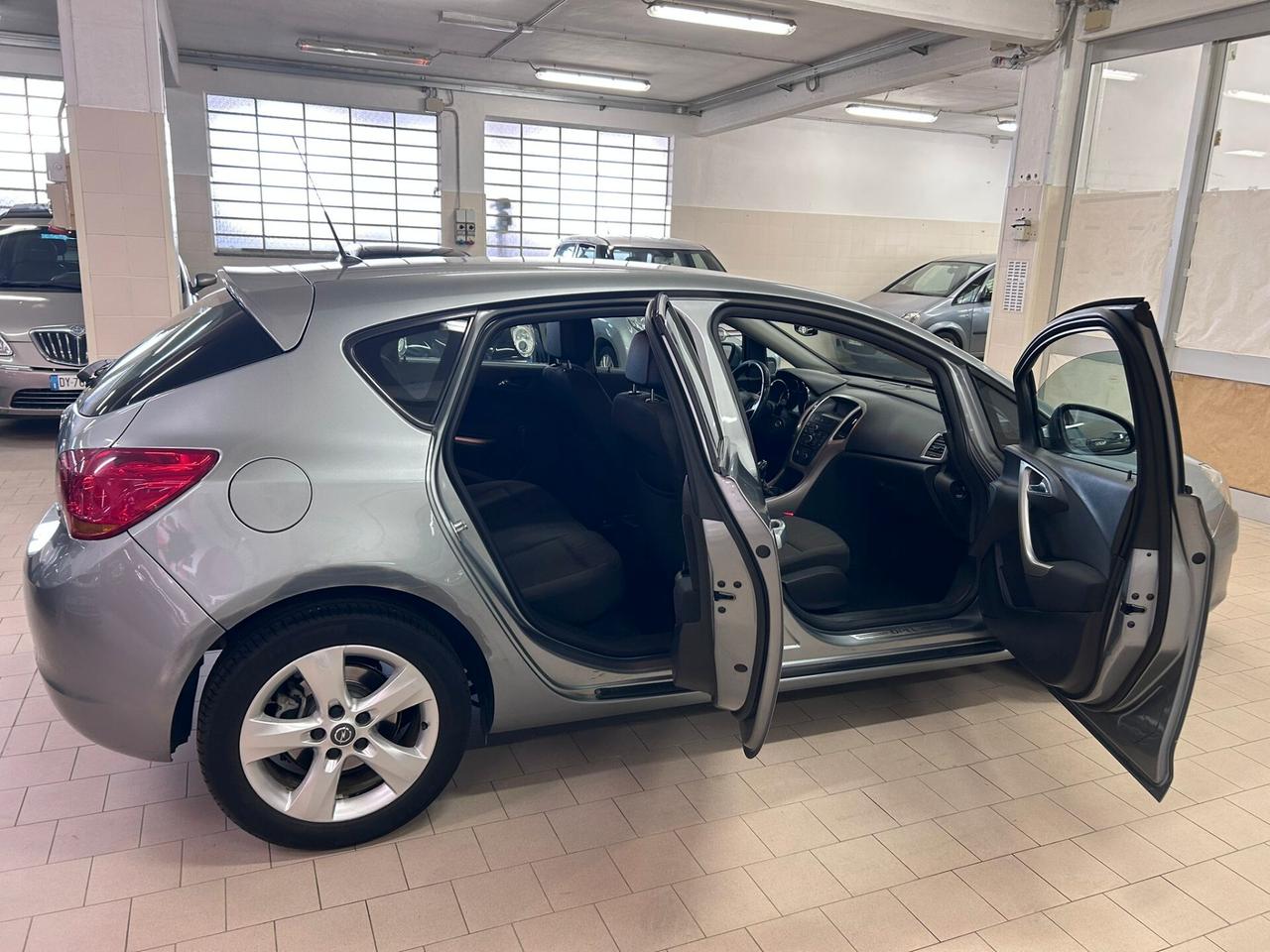 Opel Astra 1.7 CDTI 110CV 5 porte Elective Cosmo