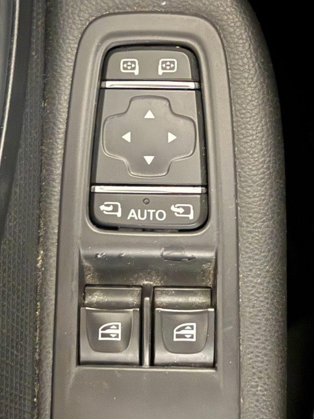 RENAULT Clio 1.2 75 CV 5 porte Duel