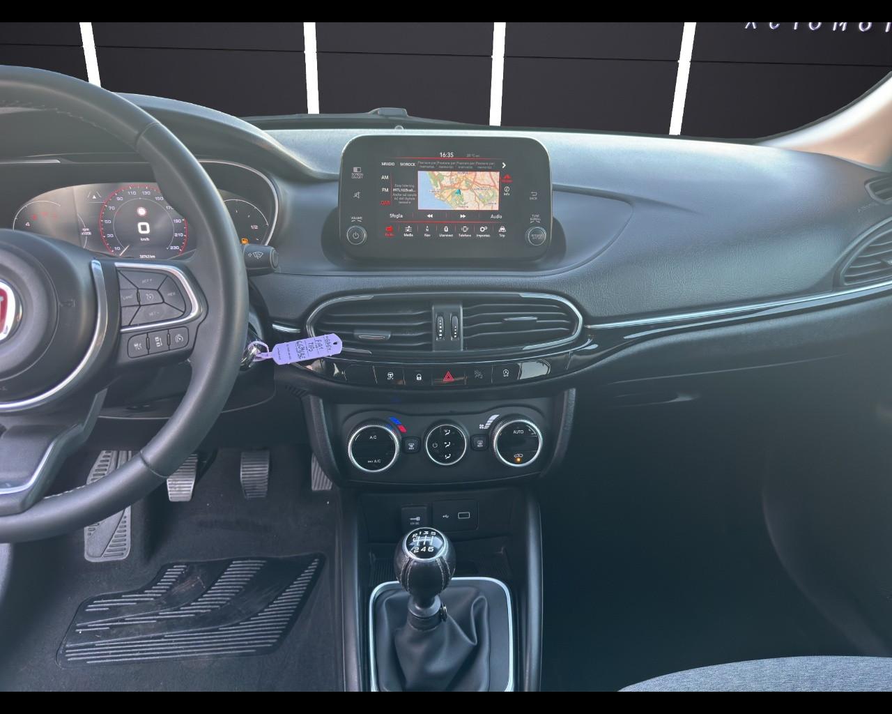 FIAT Tipo (2015-->) - Tipo 1.6 Mjt S&S 5 porte Cross