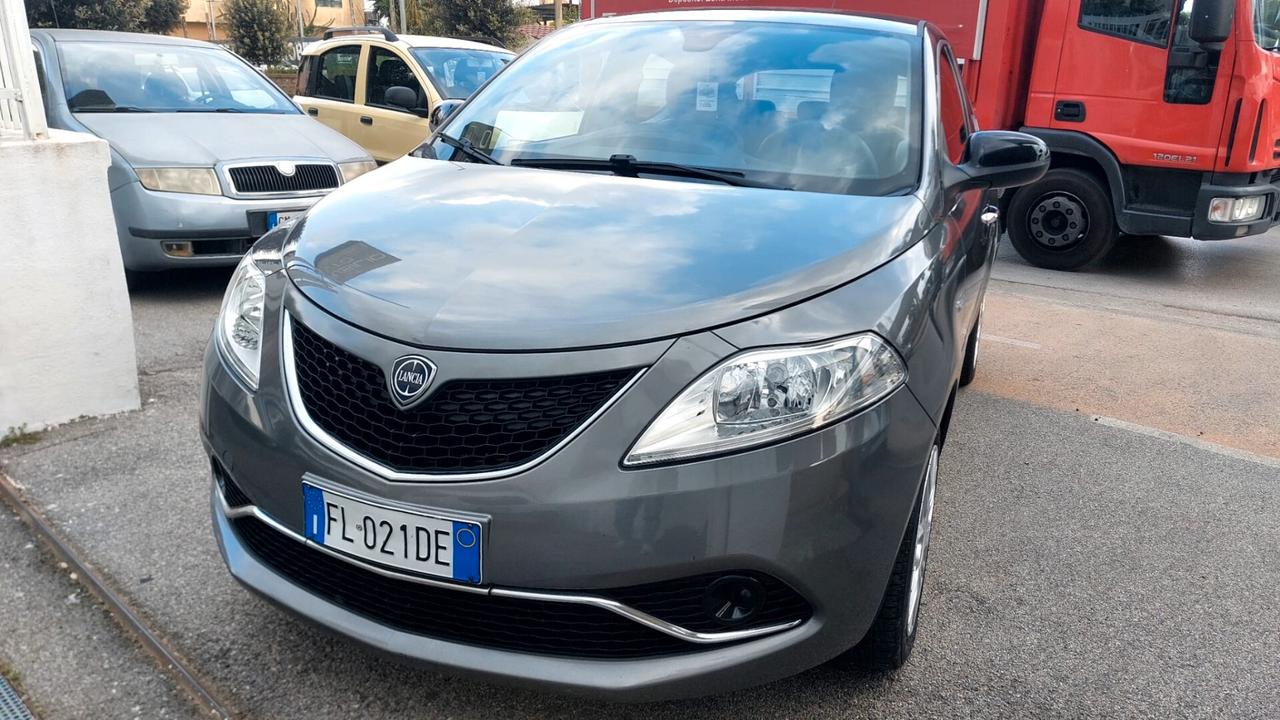 Lancia Ypsilon 1.2 69 CV 5 porte GPL Ecochic Gold