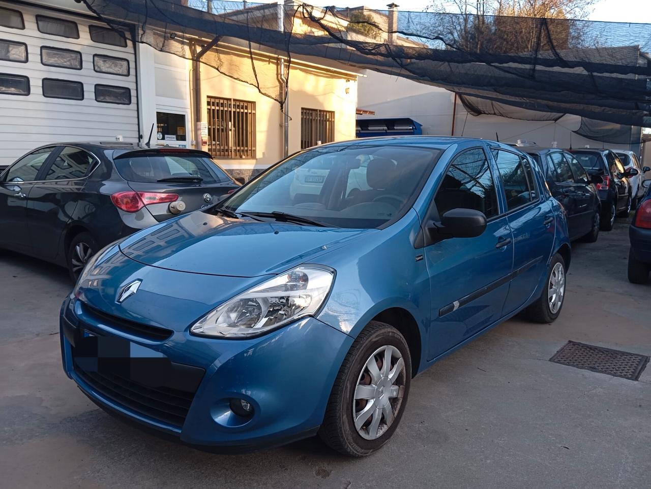 Renault Clio 1.2 16V 5 porte ritiriamo usato