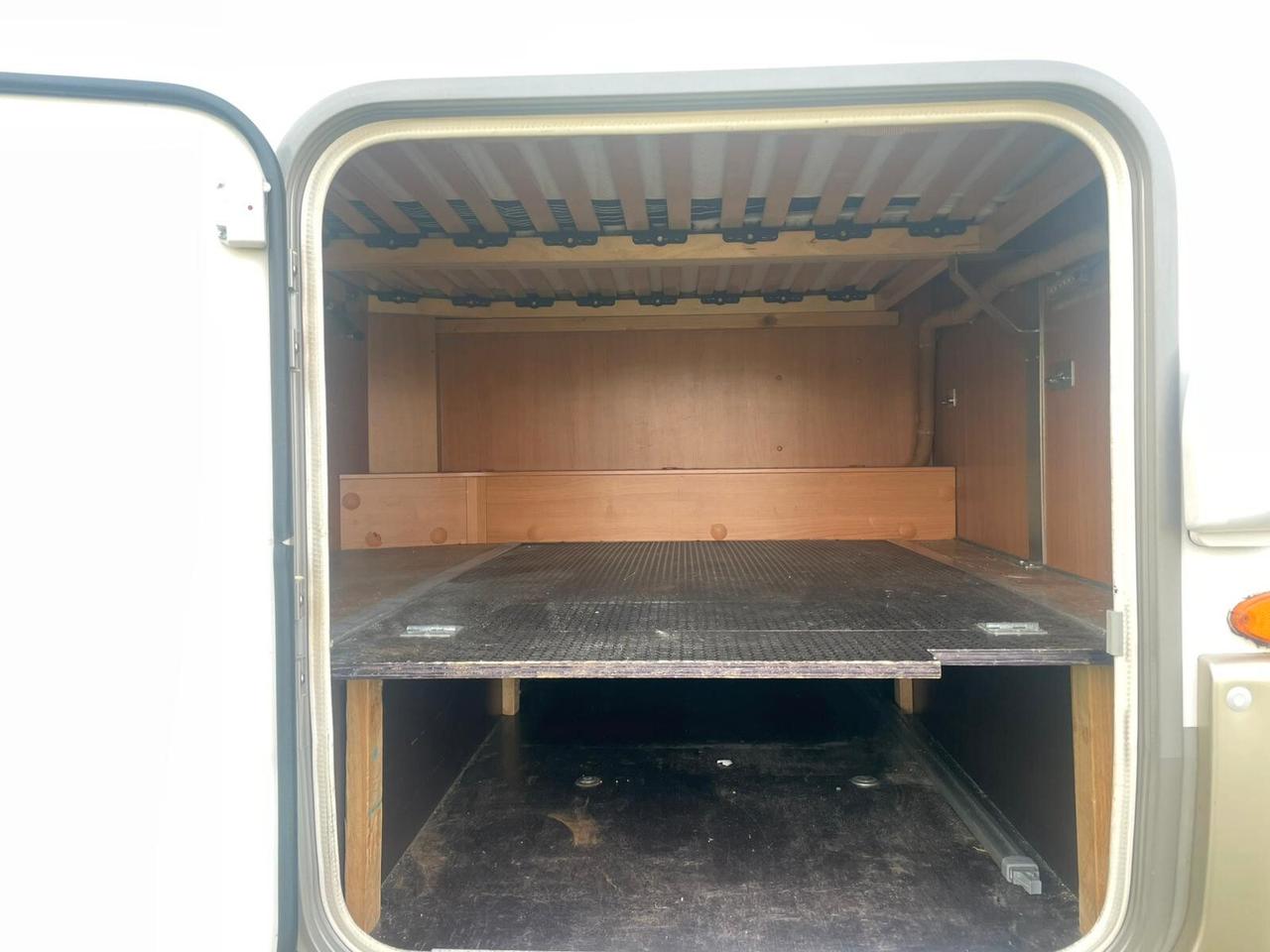 Bürstner Viseo 696 Motorhome con letto matrimoniale