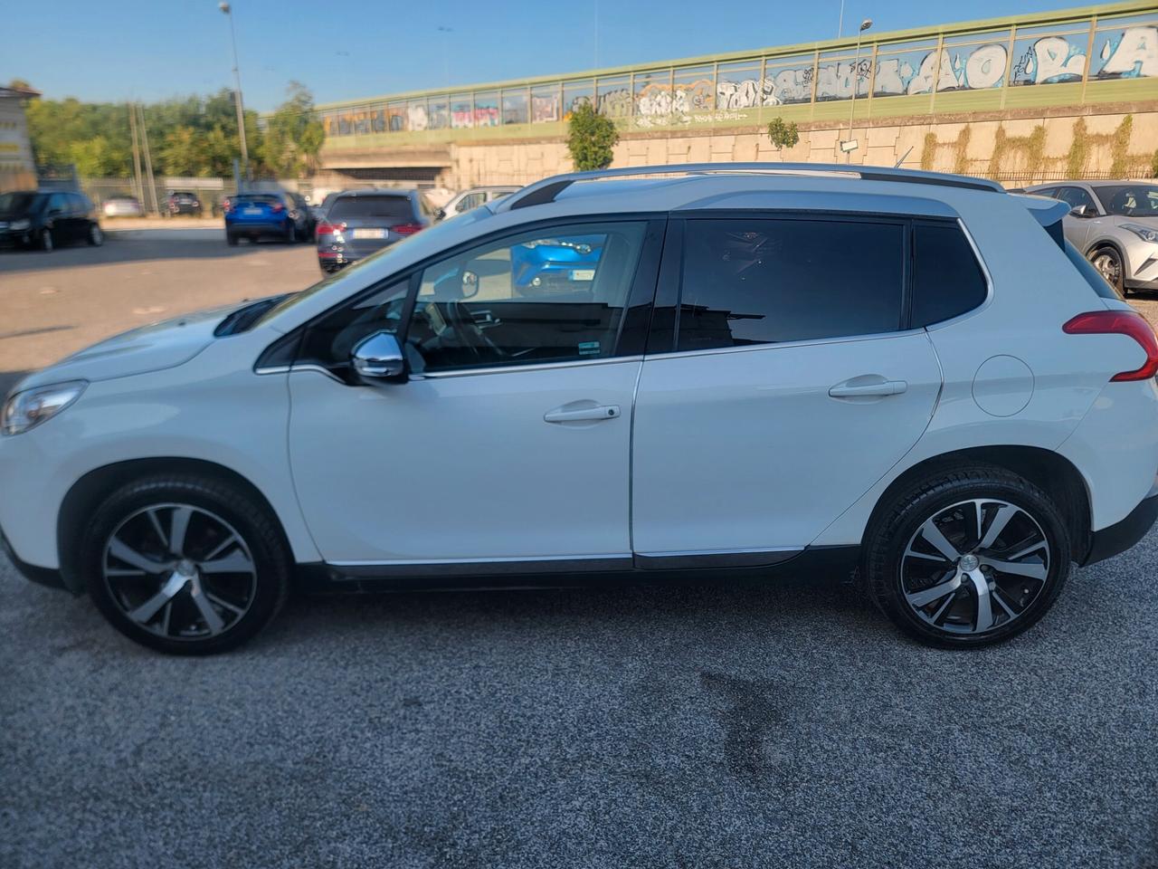 Peugeot 2008 1.6 120CV Allure DISTRIBUZIONE NUOVA!