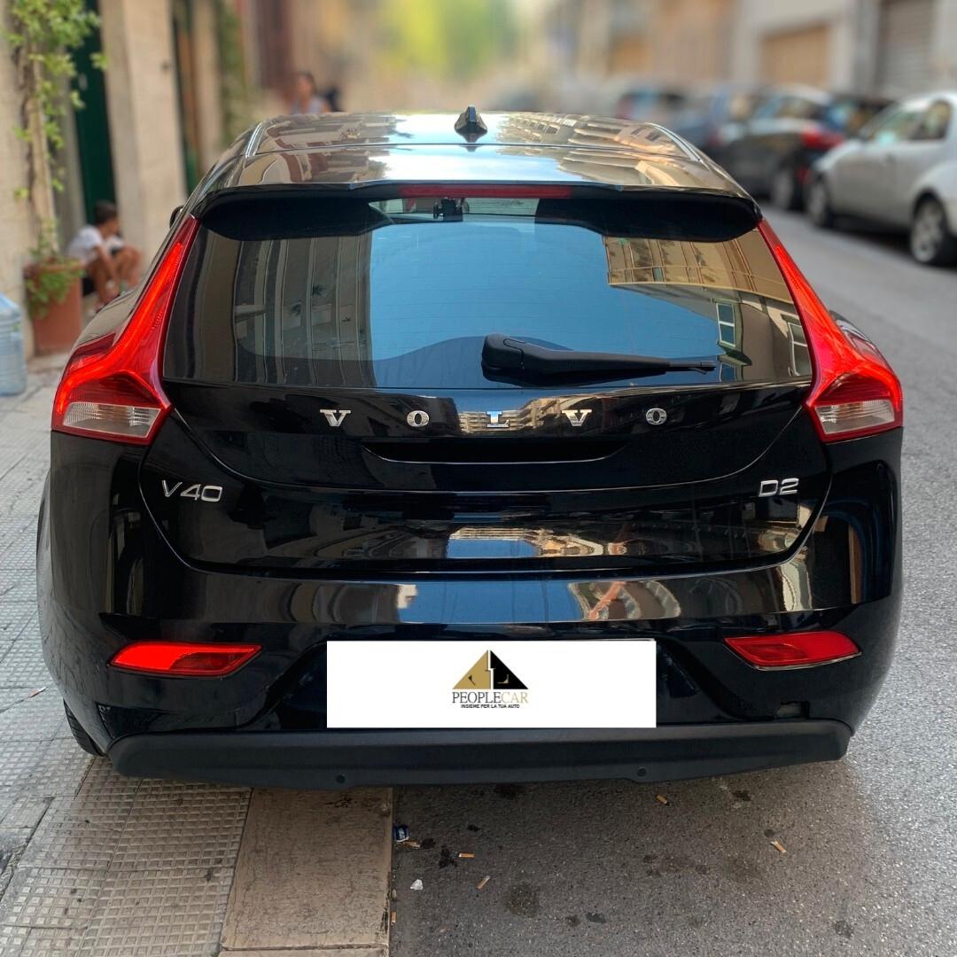 Volvo V40 D2 Geartronic R-design Momentum