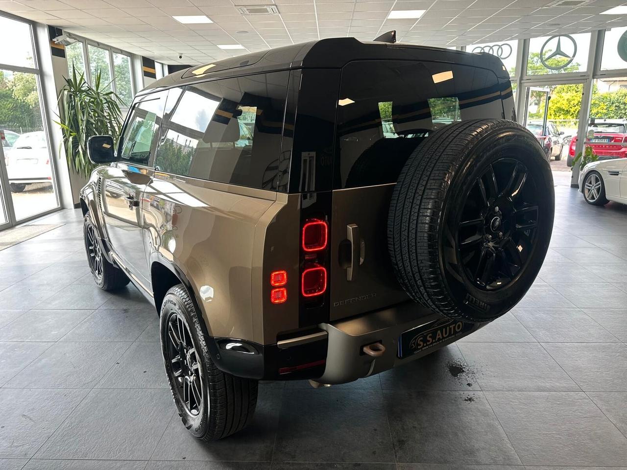 Land Rover Defender 90 3.0D I6 200 CV AWD Auto X-Dynamic HSE