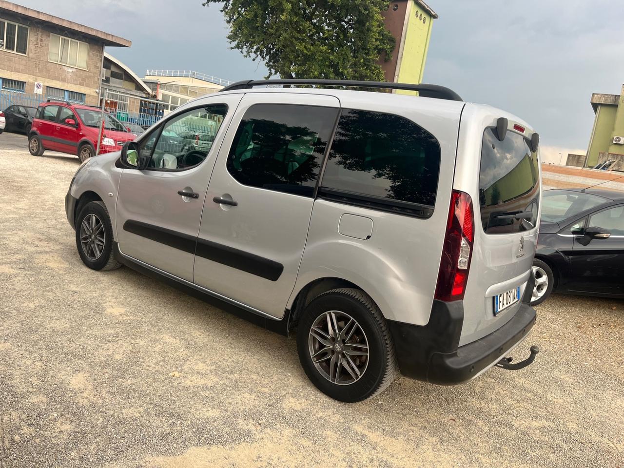 Peugeot Partner Tepee BlueHDi 120 S&S Outdoor