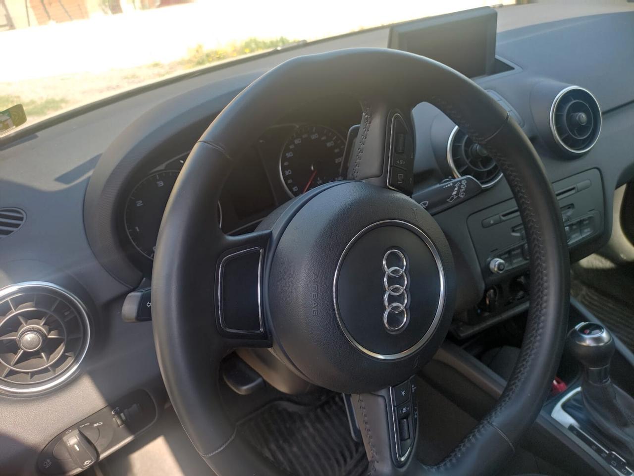 Audi A1 1.6 TDI S tronic 90 CV ( cambio automatico) per neopatentati