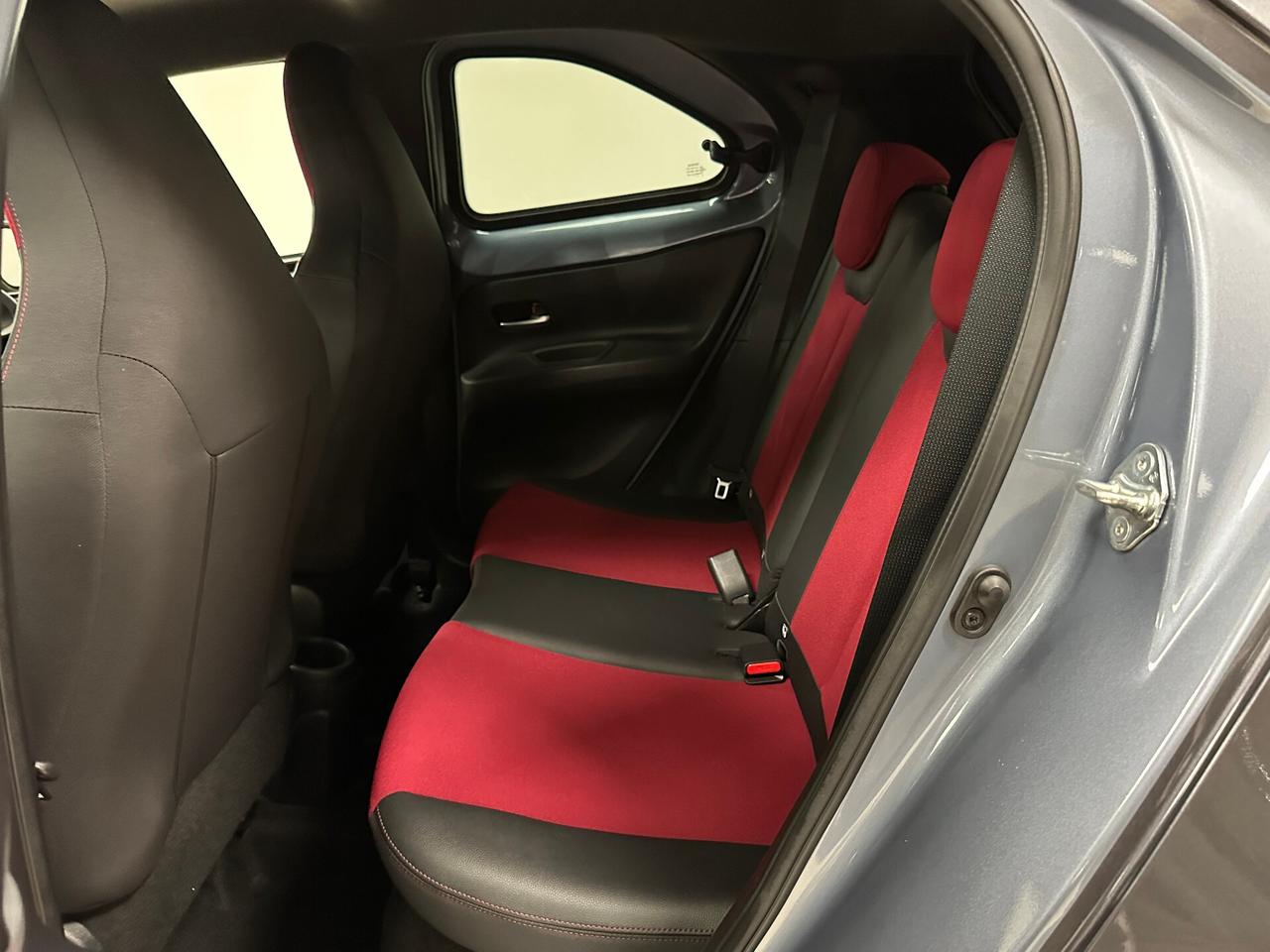 Toyota Aygo X 1.0 VVT-i 72 CV 5 porte UNDERCOVER - 2023