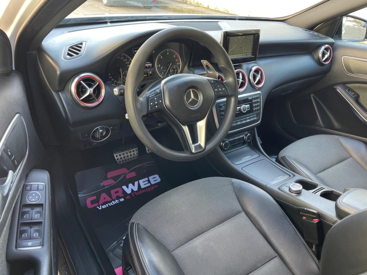 MERCEDES A180 Sport NAVY Cam 2013