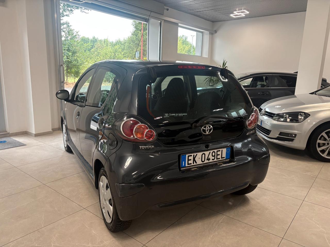 Toyota Aygo 1.0 12V VVT-i 5 porte Deep Ocean Connect