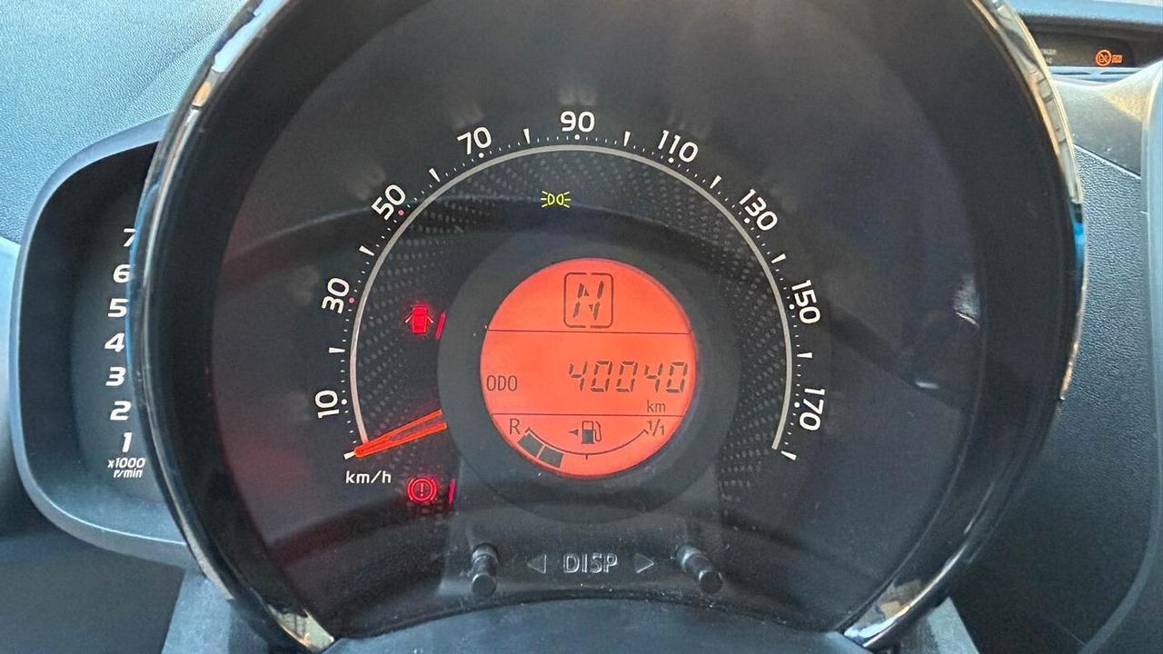 Toyota Aygo 1.0 VVT-i 72 CV 5 porte x-cool MMT