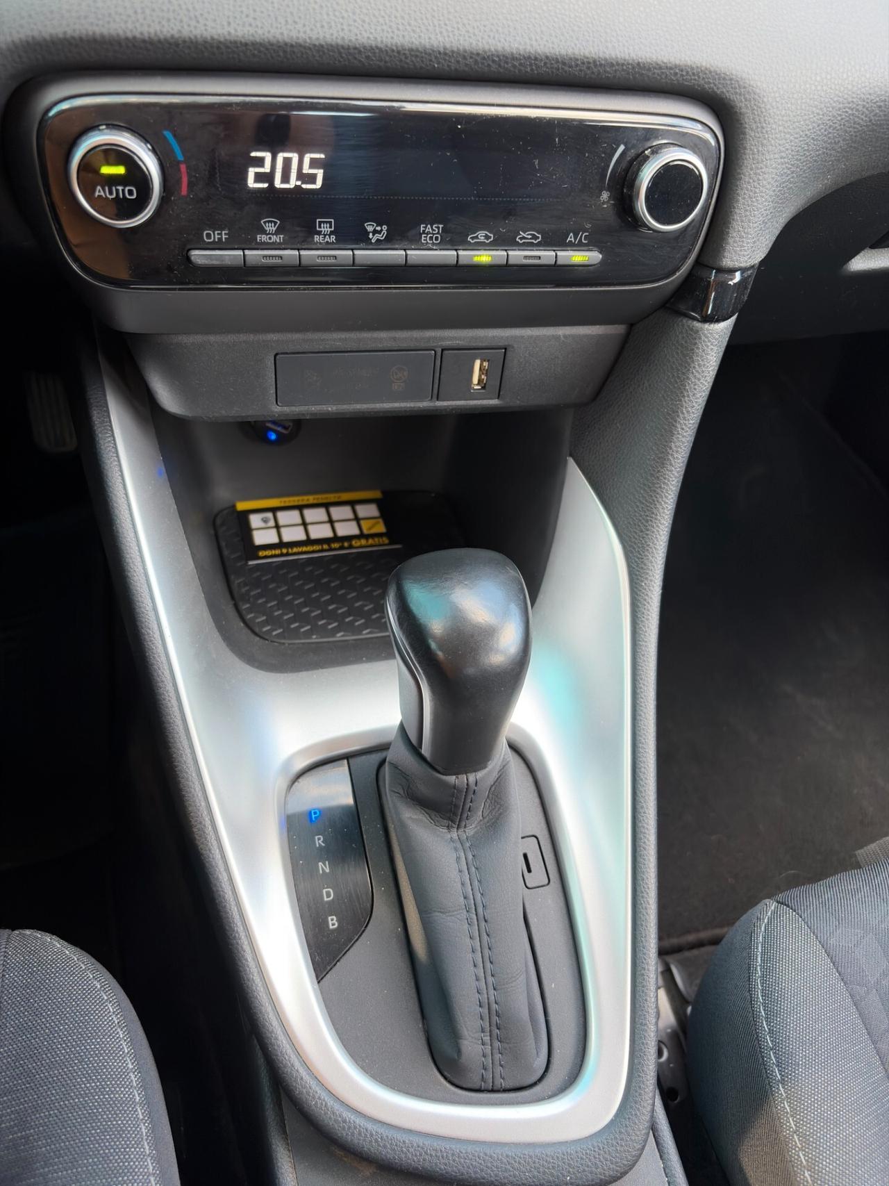 Toyota Yaris Hybrid 5 porte Trend SENZA OBBLIGO FINANZIAMENTO