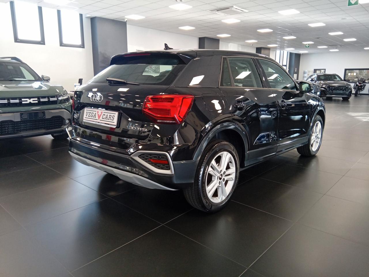 Audi Q2 30 TFSI Business Advanced