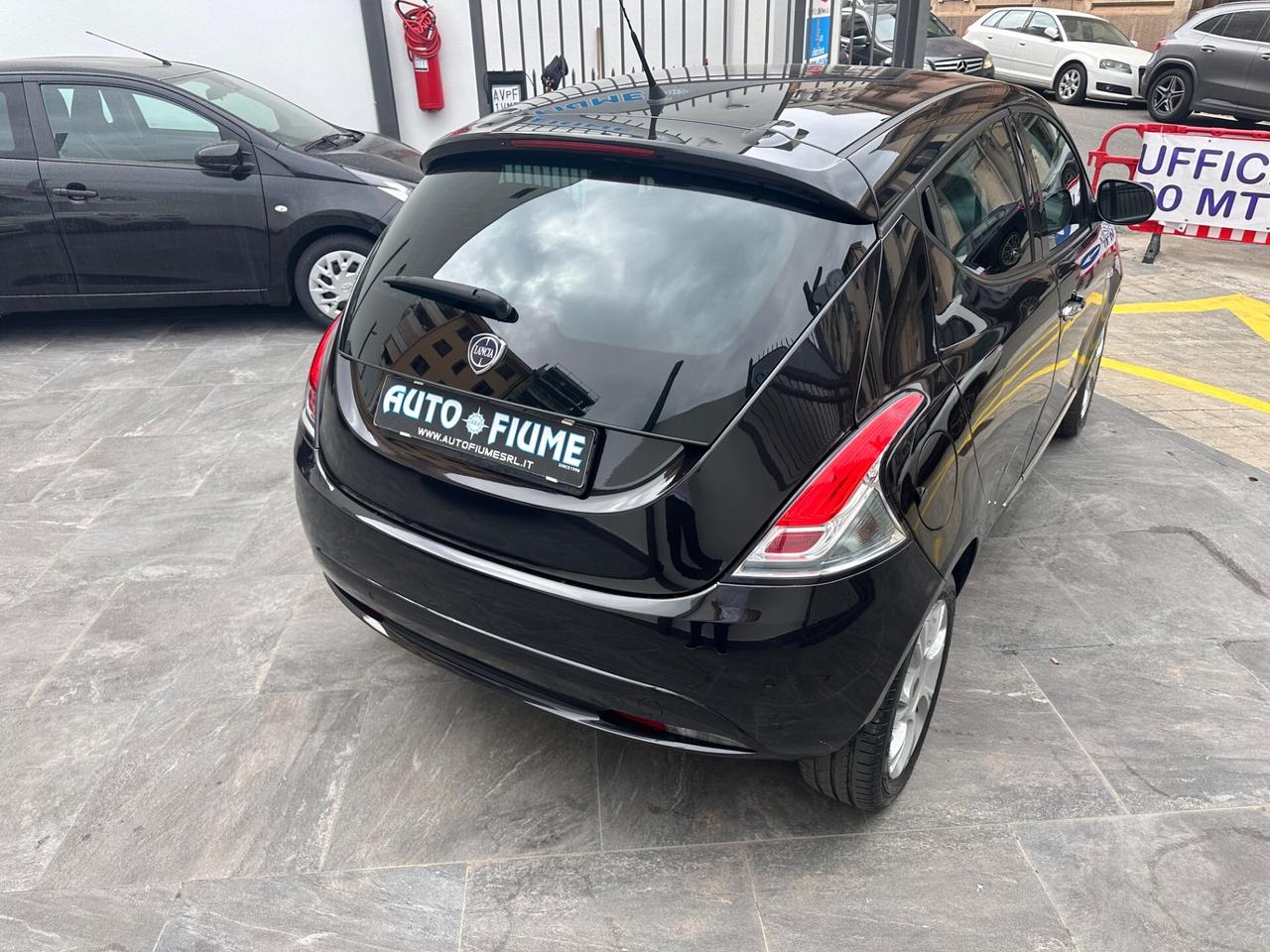 Lancia Ypsilon 1.2 69 CV 5 porte Gold