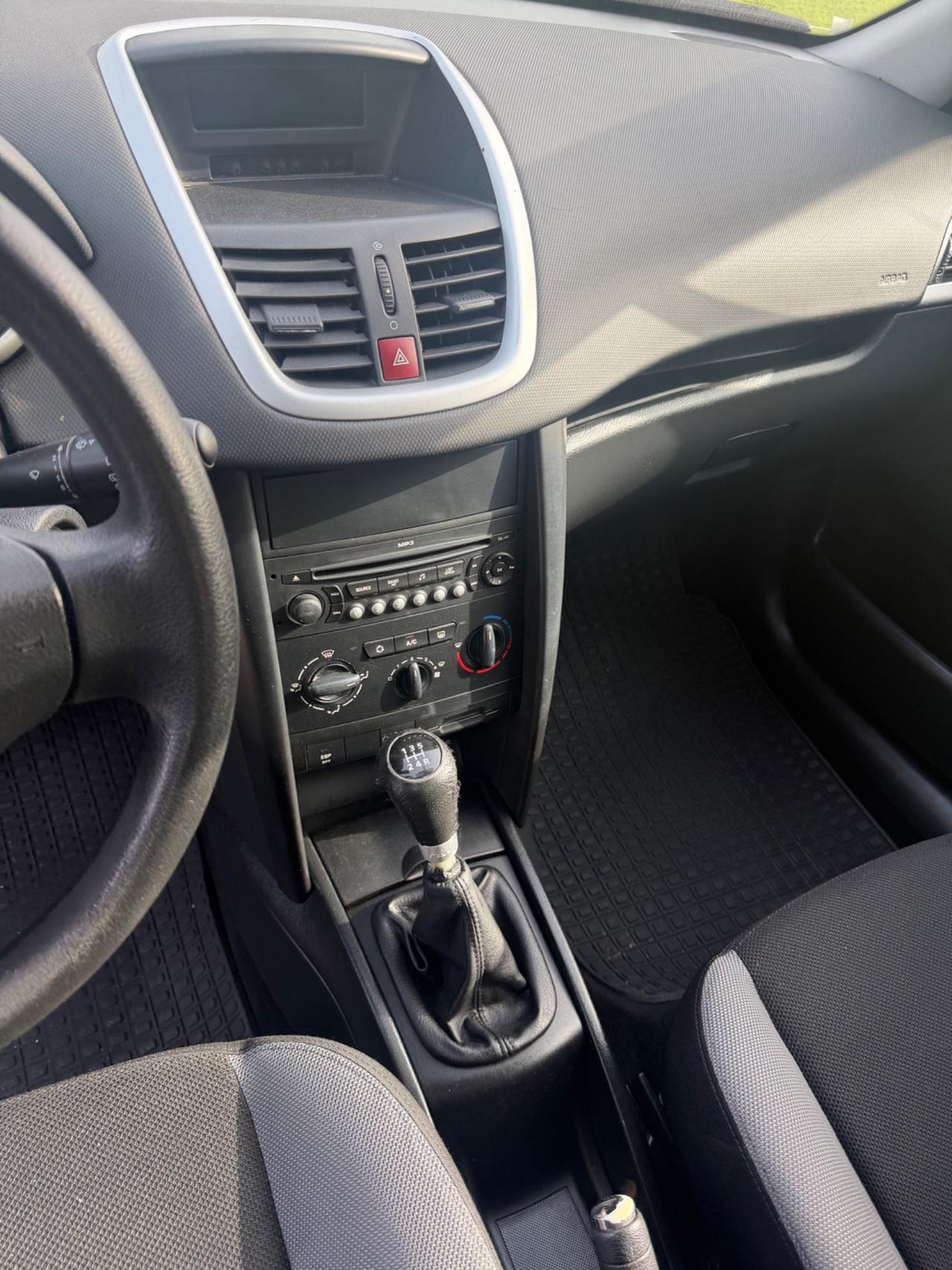 SOLO 146000 km Peugeot 207 sw Permute