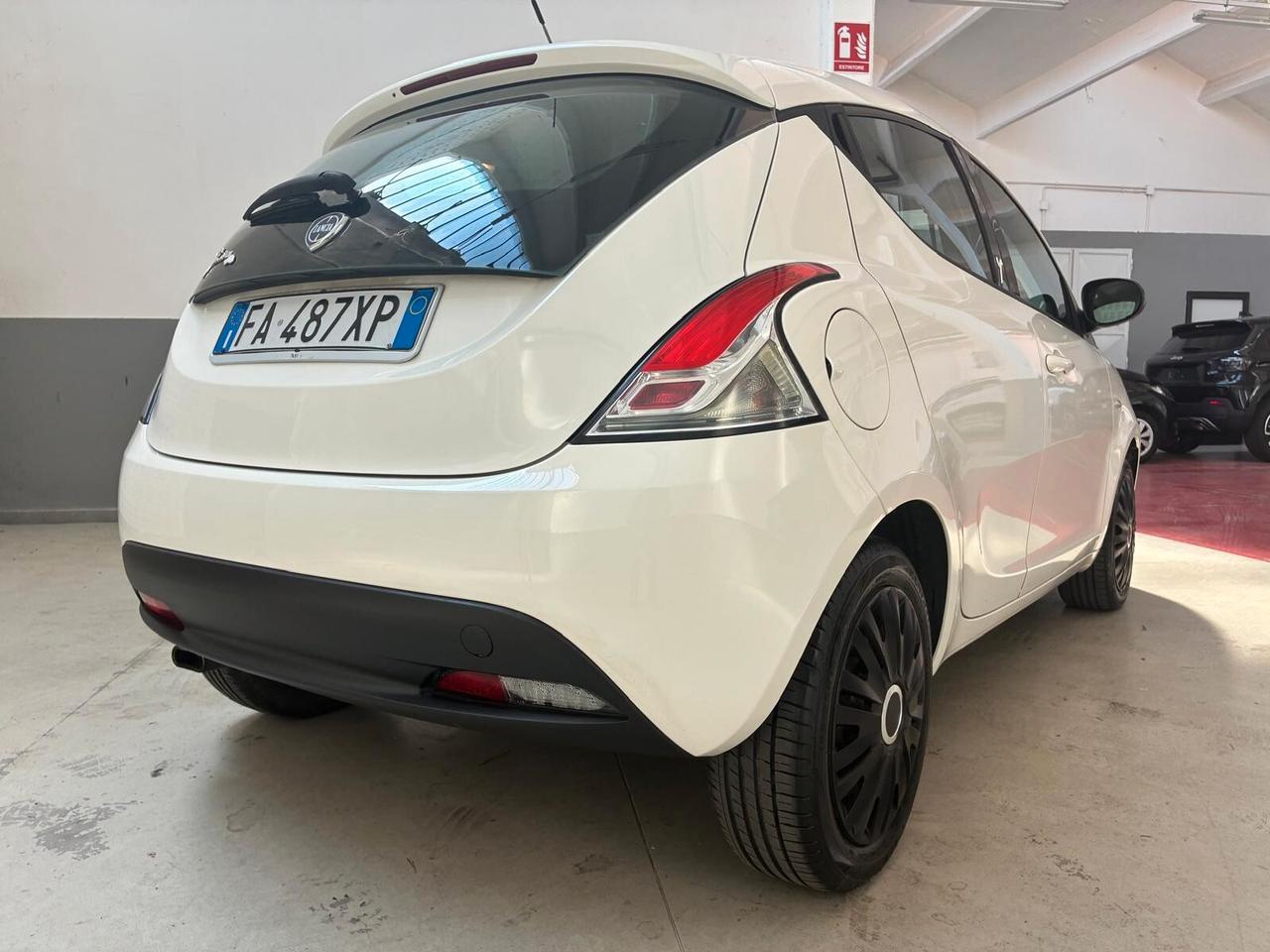 Lancia Ypsilon 1.2 69 CV 5 porte GPL Ecochic Elefantino