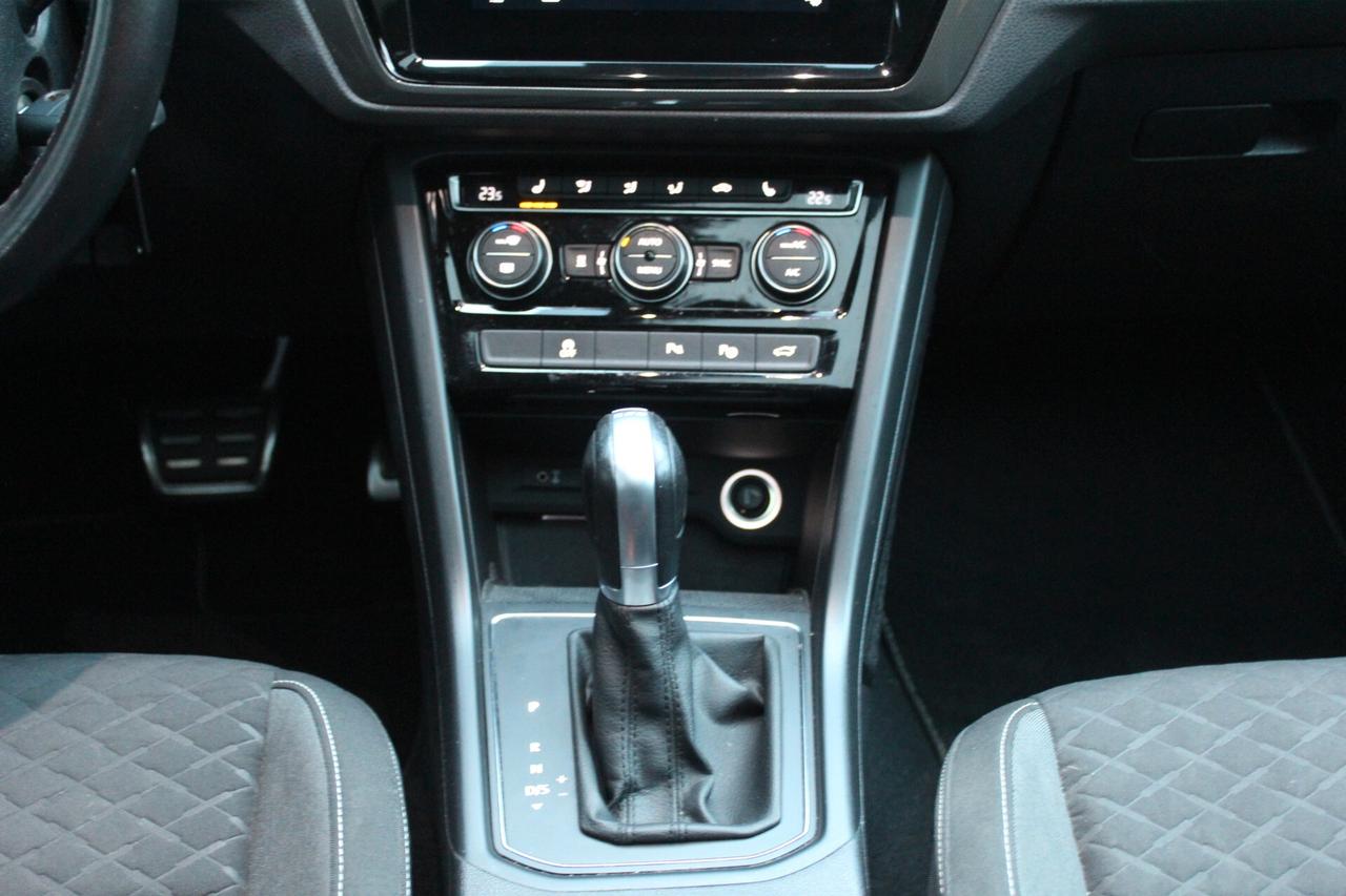 VW Touran 1.6 TDI 115 CV SCR DSG Highline 7 posti