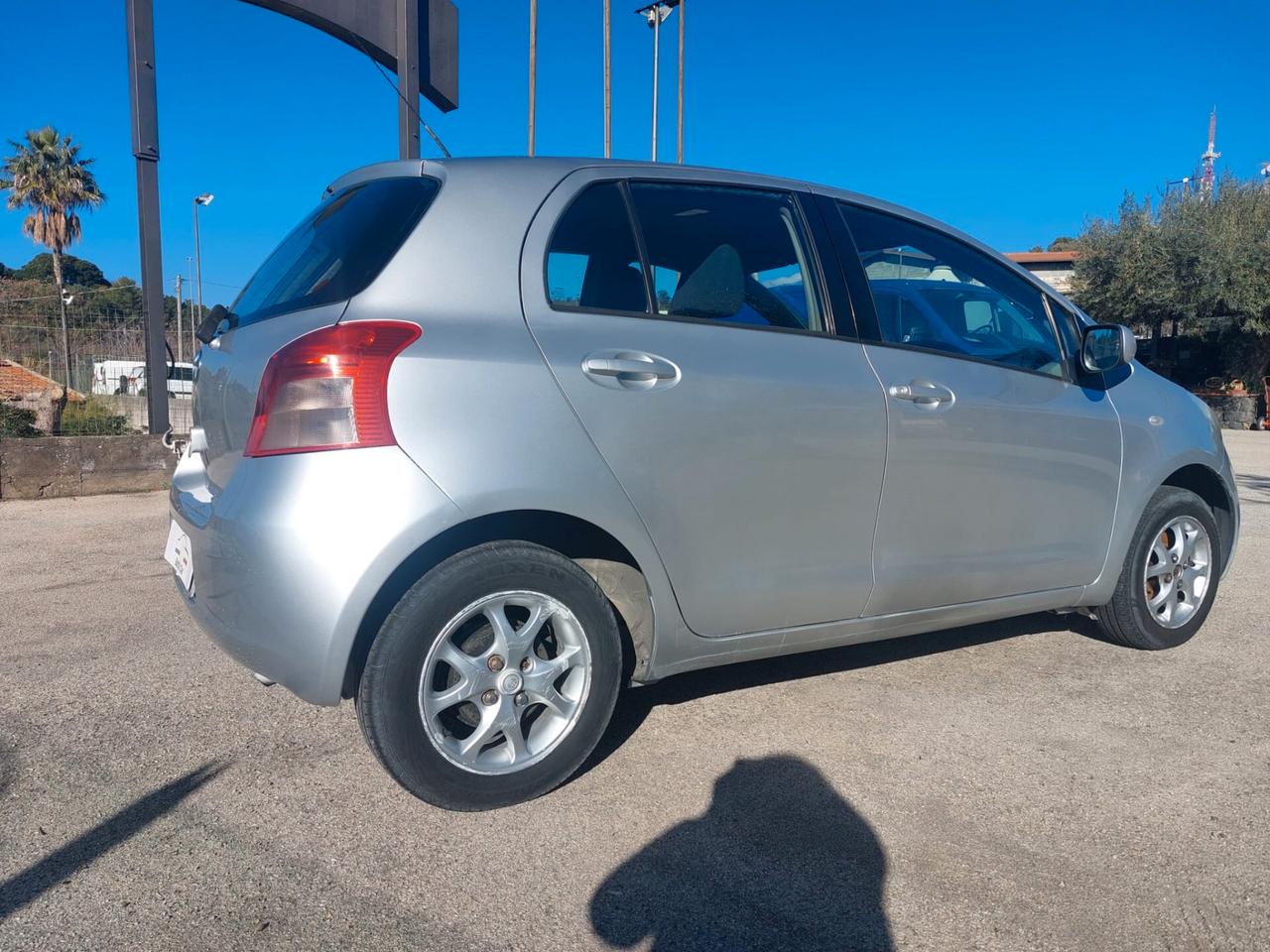 Toyota Yaris 1.0 5 porte