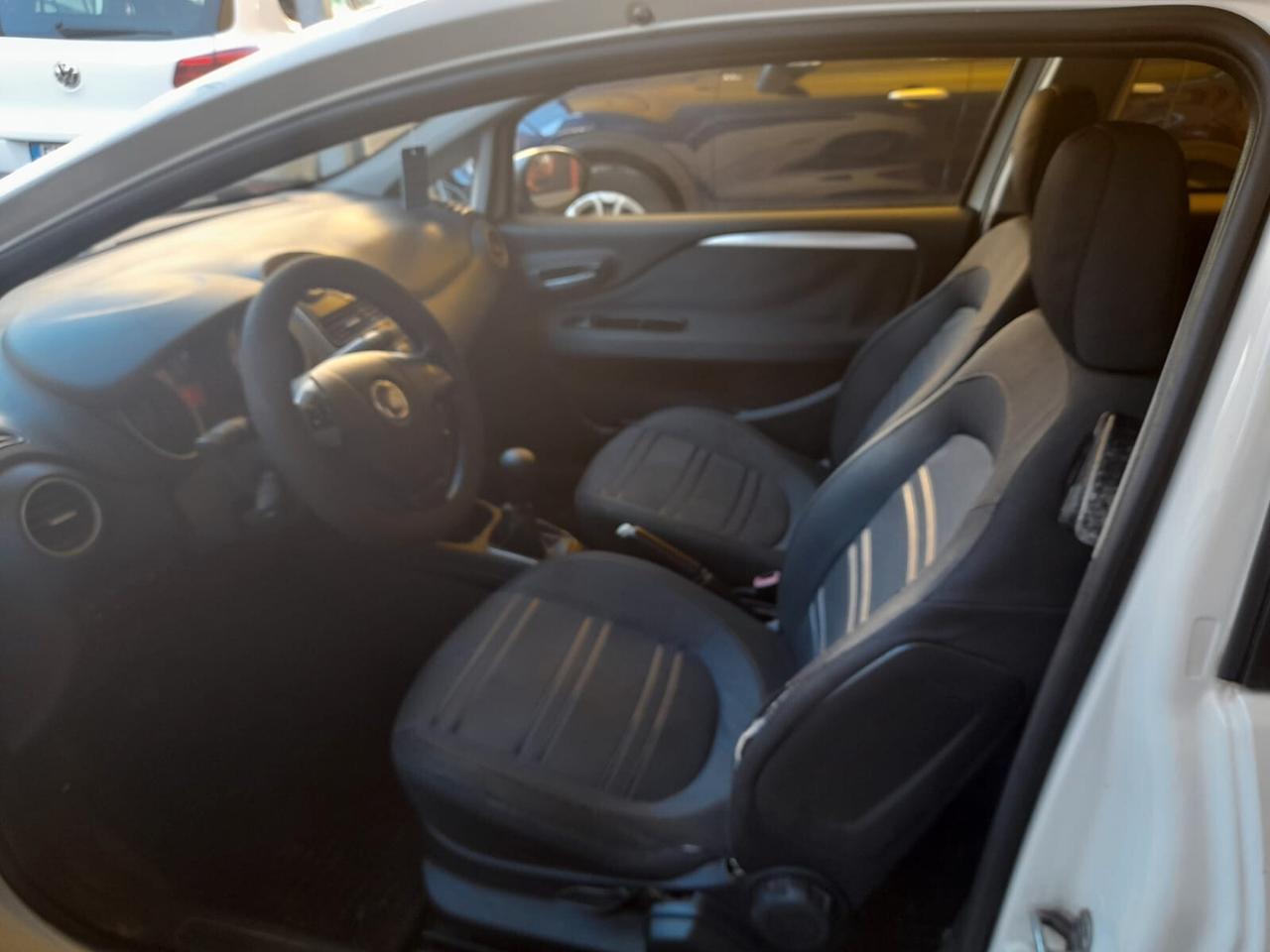 Fiat Grande Punto 1.3cc diesel 12 mesi garanzia-2011