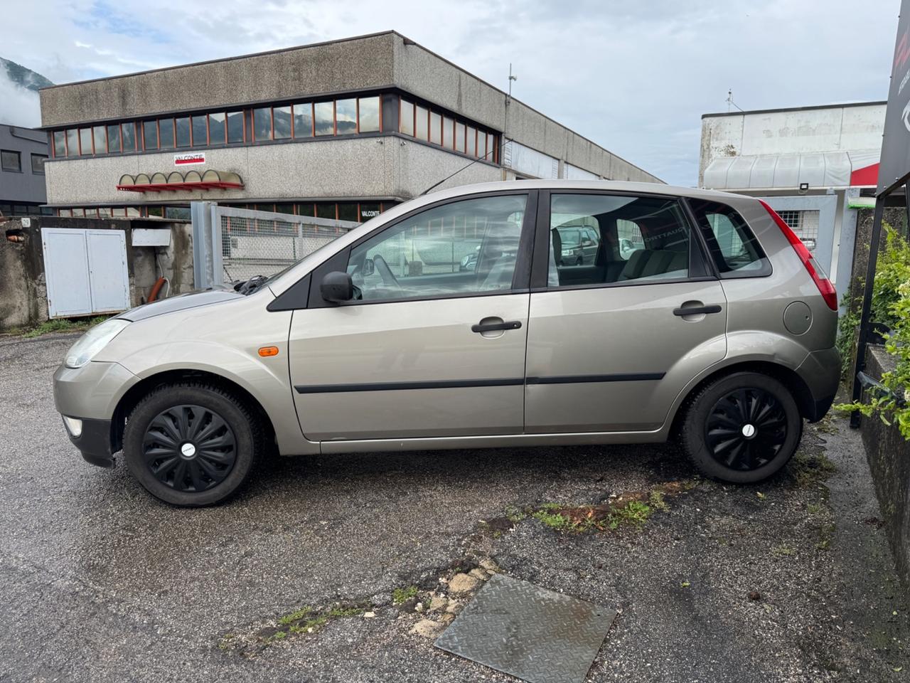 Ford Fiesta 1.2 16V 5p. Ghia