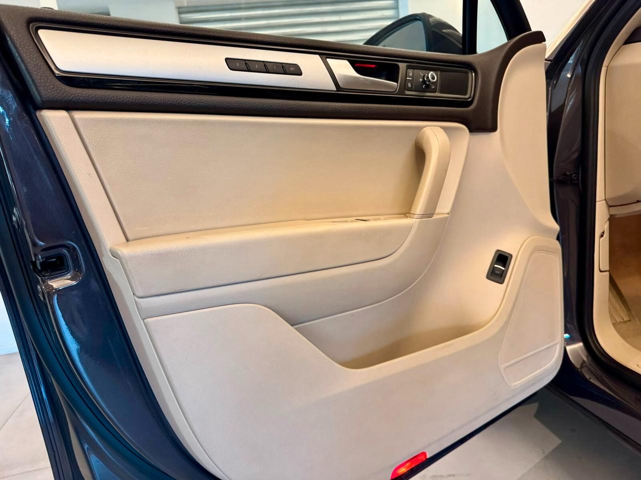VOLKSWAGEN TOUAREG 3.0 TDI EXECUTIVE 245 CV FULL OPTIONAL AUTOMATICA