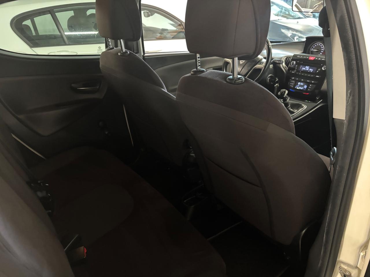 Lancia Ypsilon 1.2 BENZINA 69 CV Platinum |OK NEOPATENTATI |