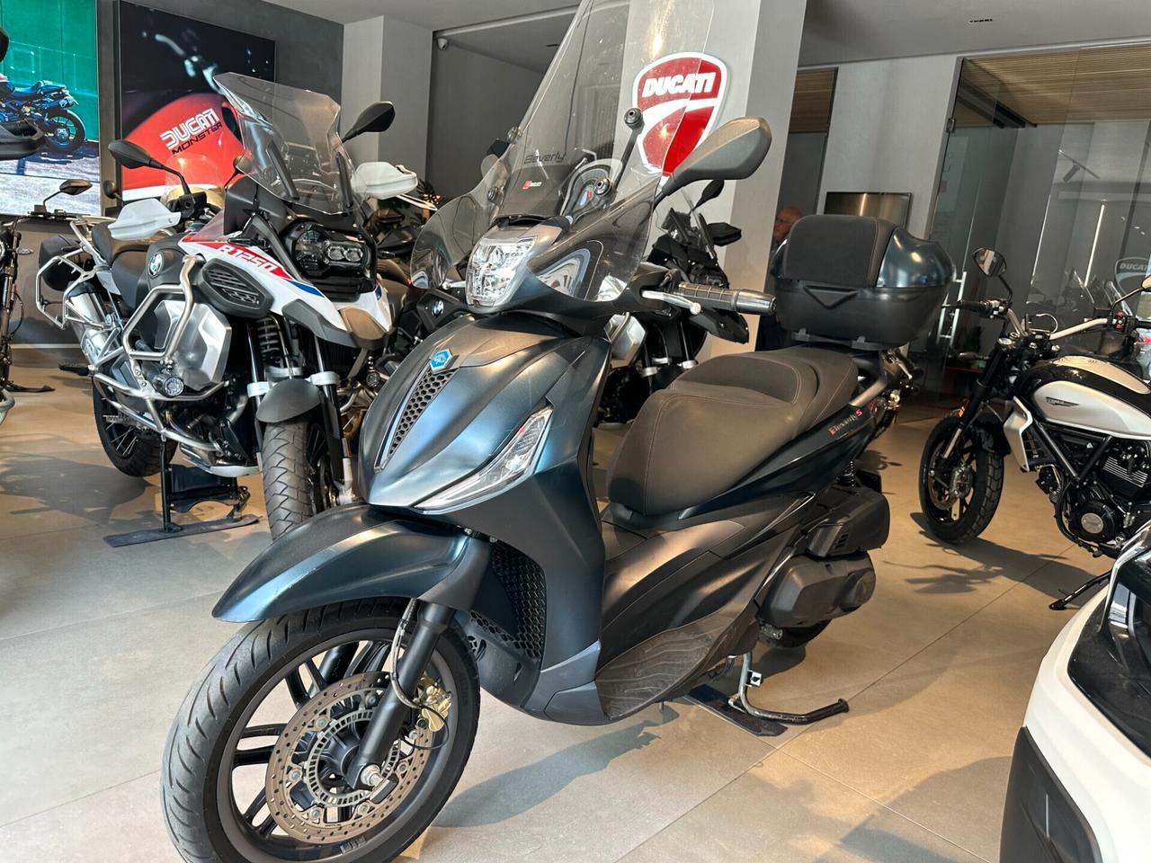 PIAGGIO BEVERLY 400 HPE