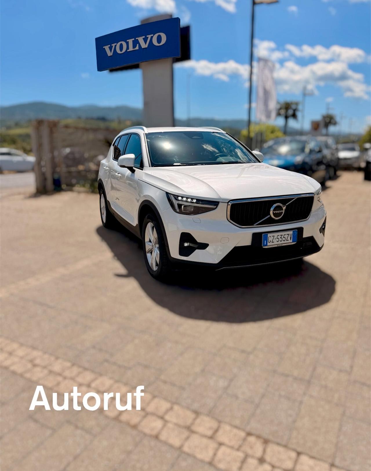 Volvo XC40 Mild Hybrid B3 163cv Crystal White 2025