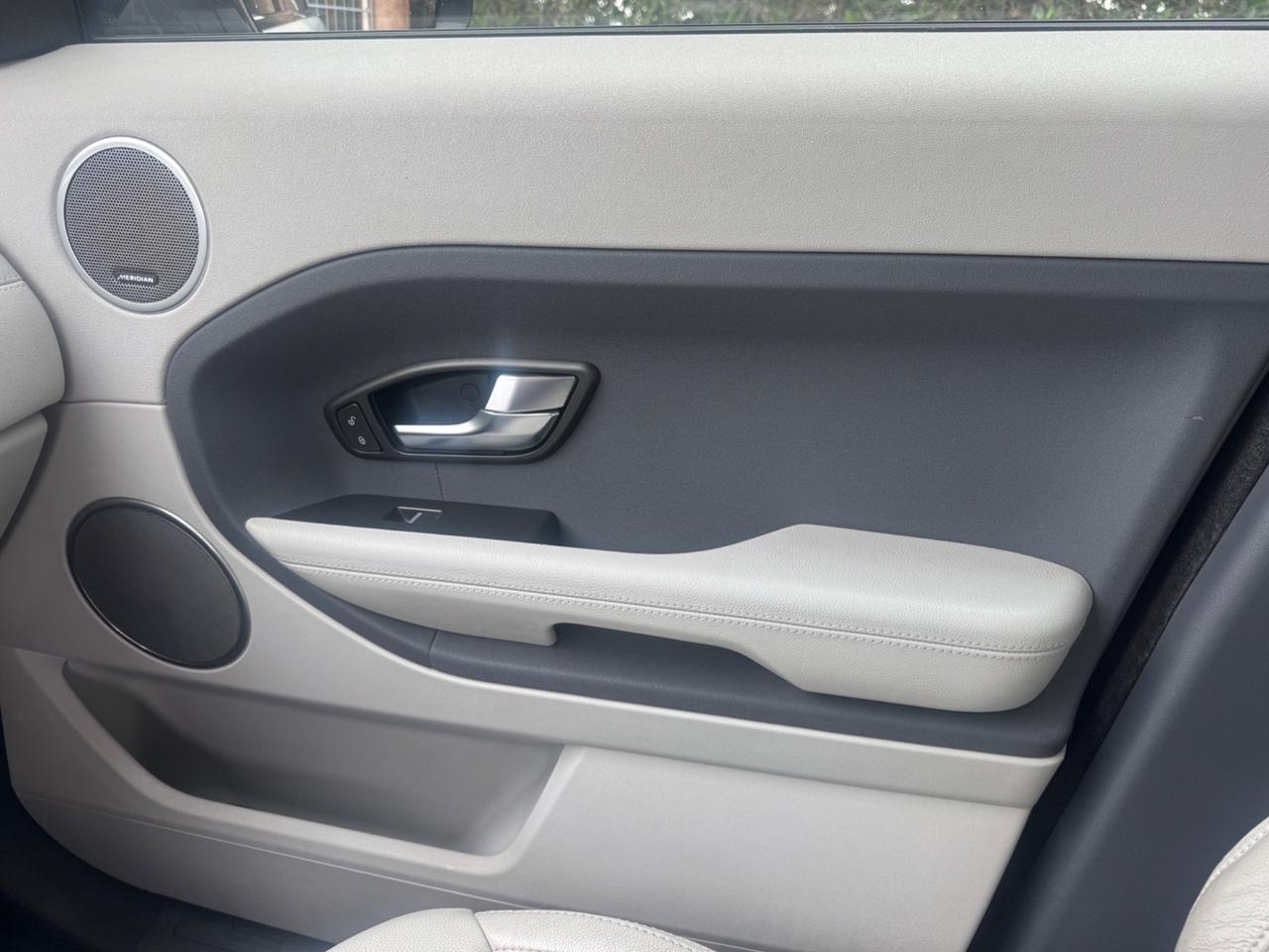 Land Rover Range Evoque 2.2 TD4 5p. Prestige