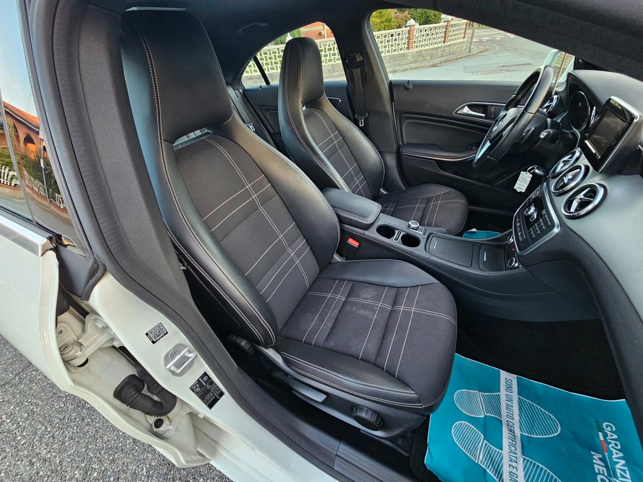Mercedes-benz CLA 200 Berlina automatico