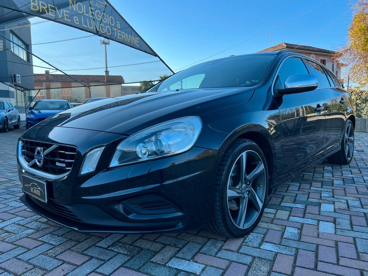 Volvo V60 D5 R-design TUA A RATE SENZA ANTICIPO