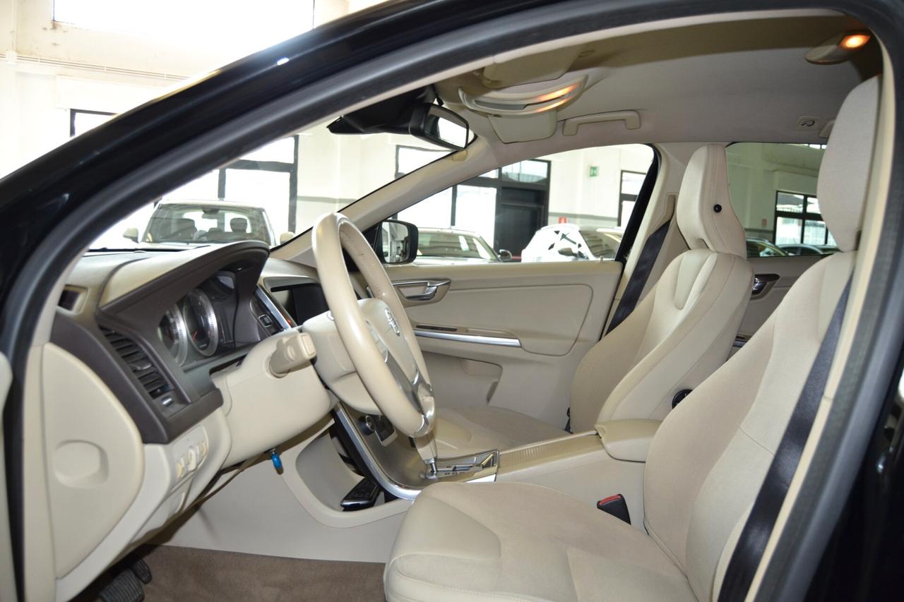 Volvo XC60 2.0 D3 Momentum KMDOC/Fatture/Tagliandi
