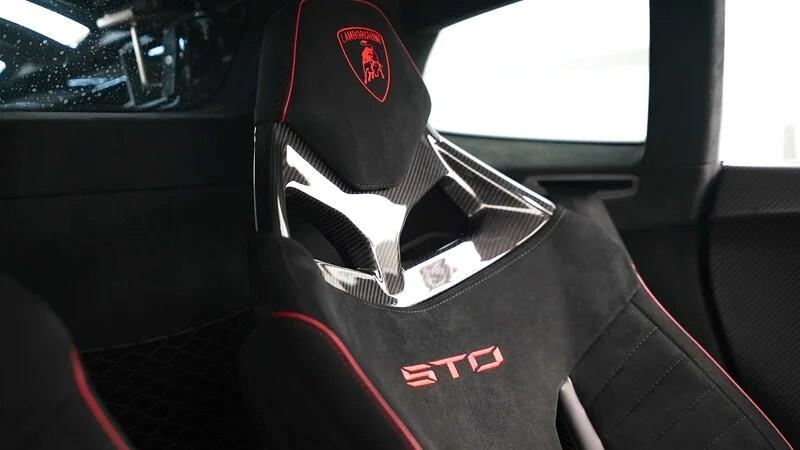 Lamborghini Huracàn STO 5.2 V10 NOLEGGIO LUNGO TERMINE - LEASING FULL INCLUSIVE