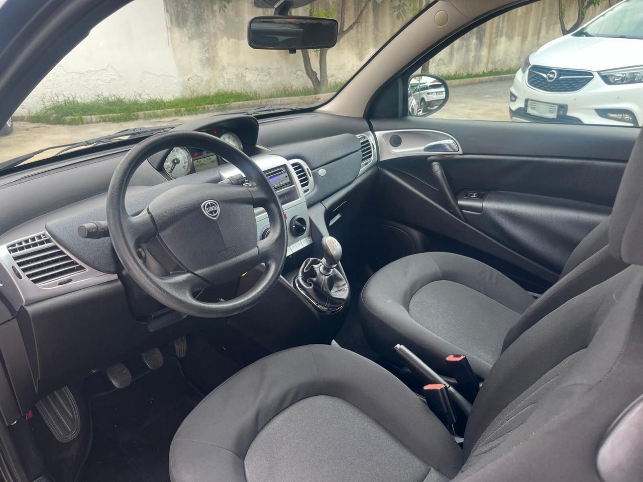 Lancia Ypsilon 1.2 benz. 69cv Diva Ideale Neopatentati