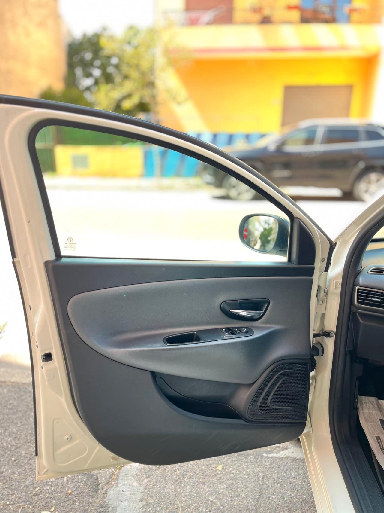 Lancia Ypsilon 1.3 MJT 16V 95 CV 5 porte S&S Platinum